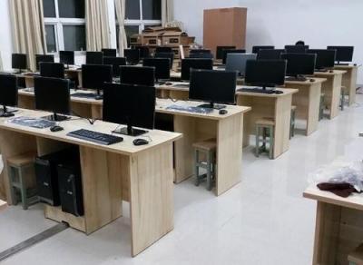 重庆江津中学机房