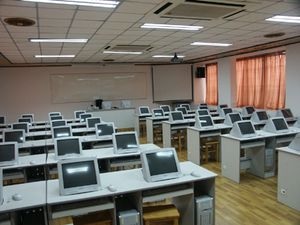 重庆长寿实验中学机房