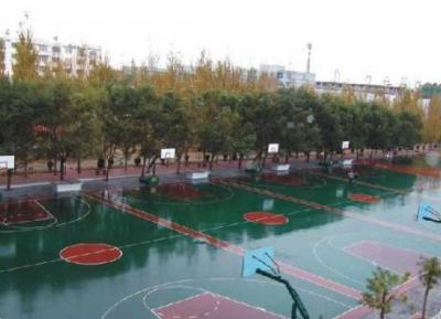 重庆传媒职业学院五年制大专篮球场