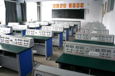 重庆工贸职业技术学院五年制大专实验室
