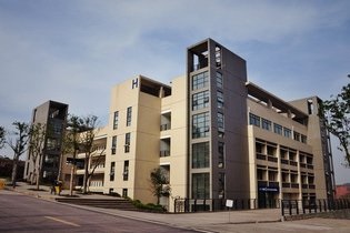 重庆三峡职业学院五年制大专综合楼