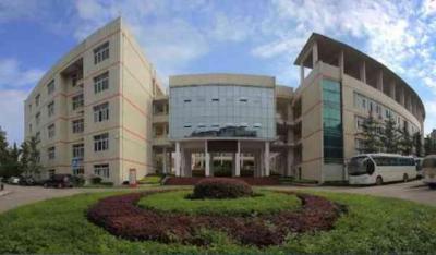 重庆安全技术职业学院五年制大专综合楼