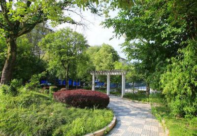 重庆安全技术职业学院五年制大专一角