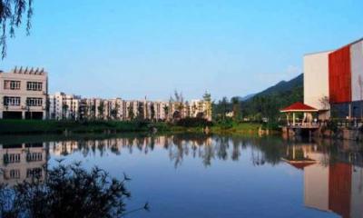 重庆财经职业学院五年制大专一角