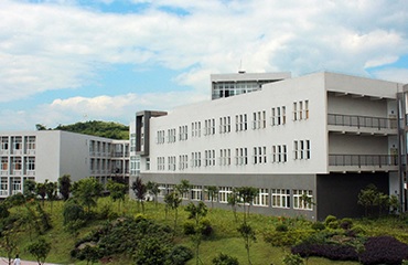 重庆财经职业学院五年制大专综合楼