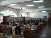 成都德圣中等职业学校自习室