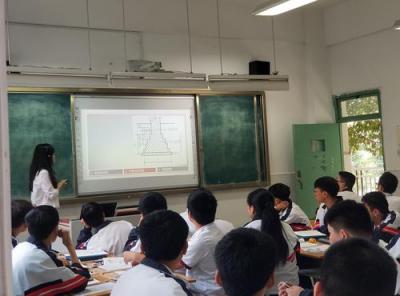 成都外语职业中专学校教室