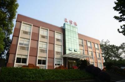 重庆市立信职业教育中心五年制大专综合楼