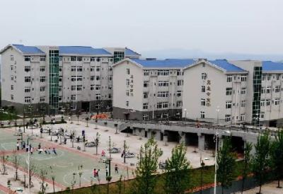 重庆工商学校五年制大专宿舍楼
