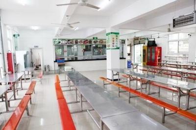 英才学校食堂