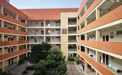 成都机投中学教学楼