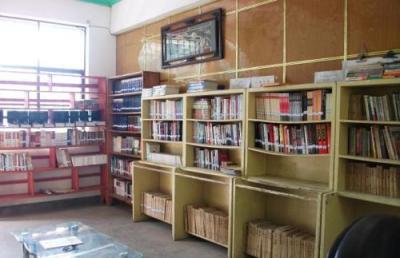 机投中学图书室