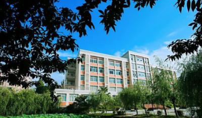 重庆安全技术职业学院综合楼