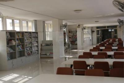 澄江县职业高级中学阅览室