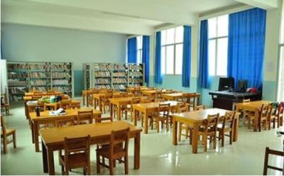 华宁县宁州镇职业技术学校阅览室