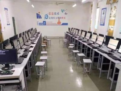 云南交通高级技工学校机房