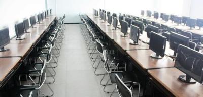 曲靖技工学校机房