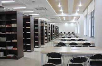 曲靖技工学校阅览室
