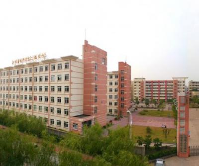 云南省电子信息技工学校教学楼