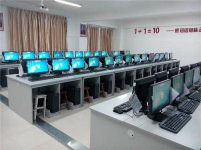 云南省电子信息高级技工学校机房