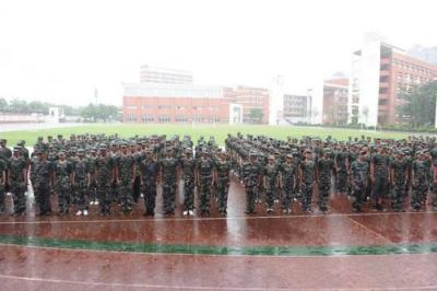 新生军训