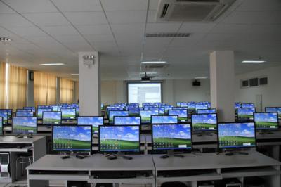 第十九冶金建设公司第一中学机房