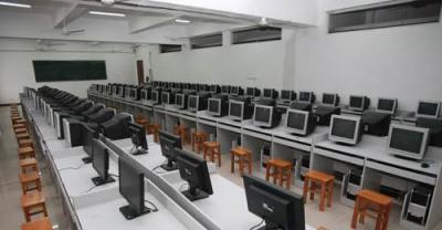 煤业集团有限责任公司第三中学机房