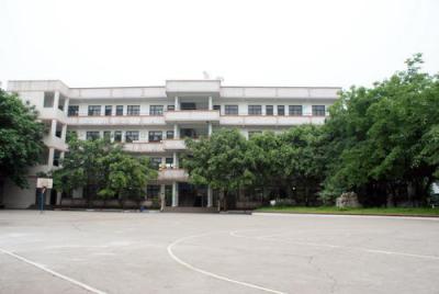 泸州市龙马潭区第一中学