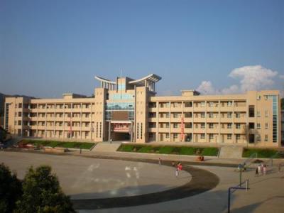 泸县毗卢中学
