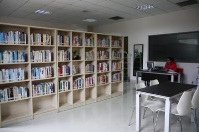 临沧民族中学阅览室
