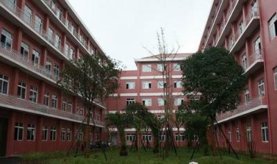 四川省泸州高级中学校教学楼