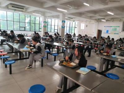 绵竹市城北中学食堂