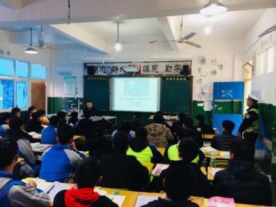 四川省中江县龙台中学教室