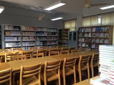 瓮安职业技术学校阅览室