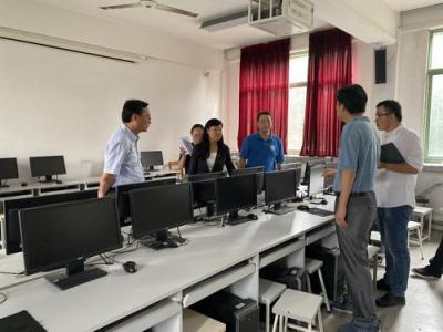 绵阳市第十一中学机房