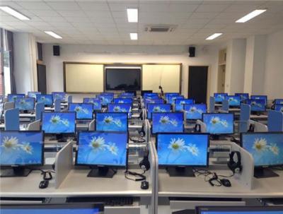 贵州电子信息职业技术学院中专部机房
