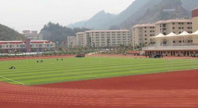 安龙县职业技术学校足球场