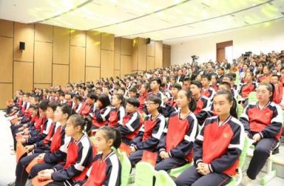 市中区新桥镇凤台中学讲座