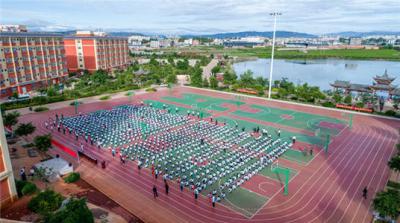 遂宁市市中区老池乡中学田径场