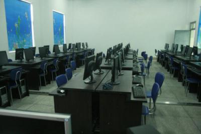 杭州学军中学机房