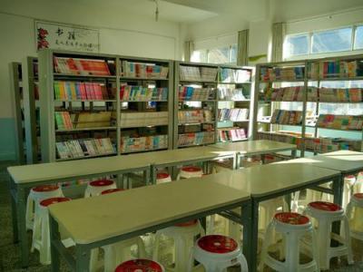 湖州职业技术学院五年制大专阅览室