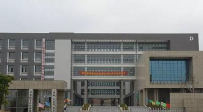 江苏无锡交通高等职业技术学校综合楼