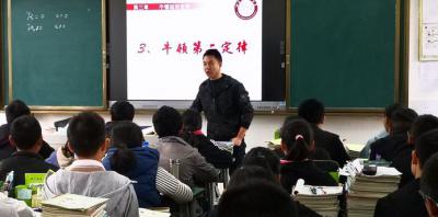 四川省仪陇县第二中学教室