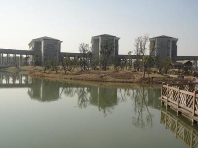 无锡城市职业技术学院湖水景色