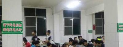 东坡区多悦高级中学食堂