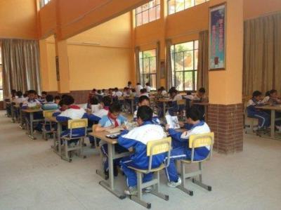 长宁中学阅览室