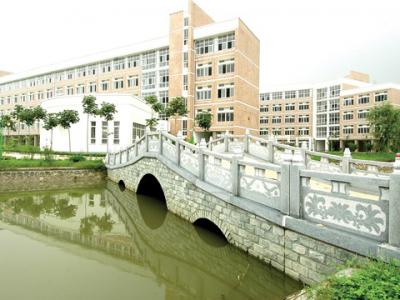 江苏电子信息职业学院是几专