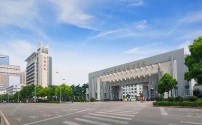 江苏工程职业技术学院大门