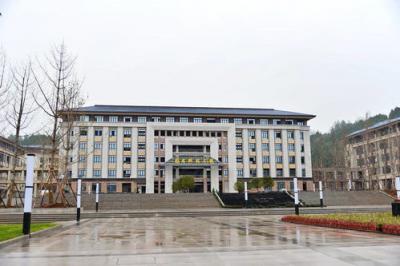 石棉县迎政中学行政楼