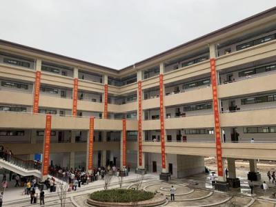 迎政中学办公楼